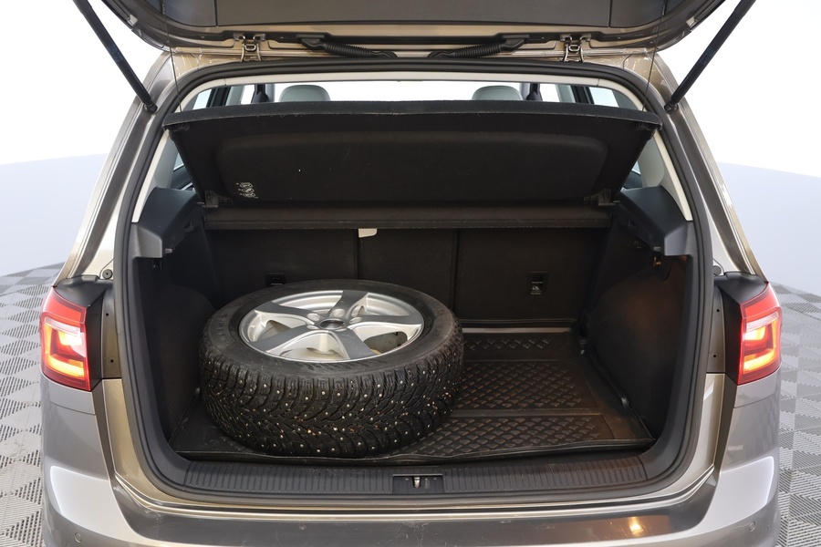 Volkswagen Golf Sportsvan vaihtoauto