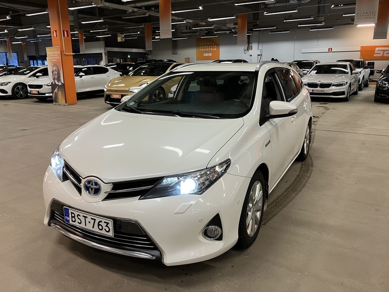 Toyota Auris vaihtoauto