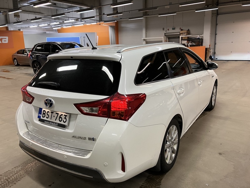 Toyota Auris vaihtoauto