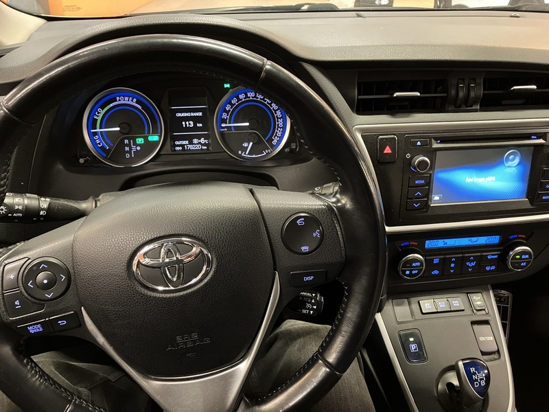 Toyota Auris vaihtoauto