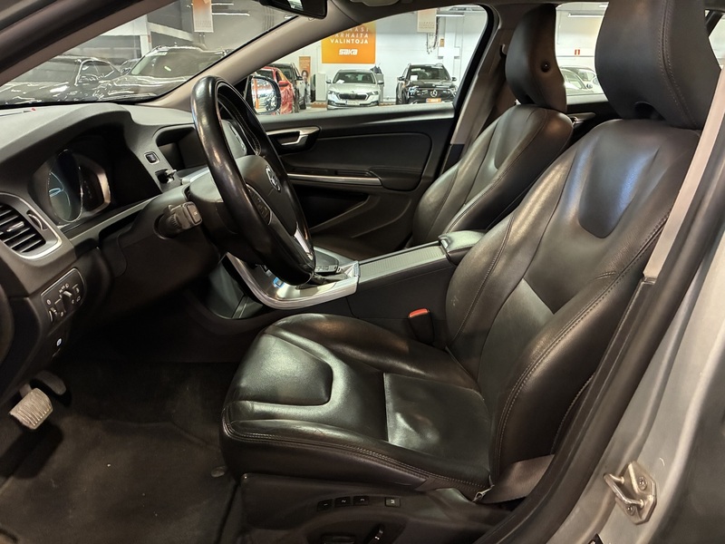 Volvo V60 vaihtoauto