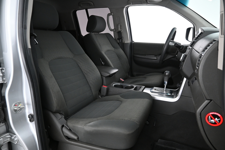 Nissan Navara vaihtoauto