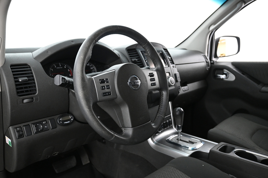 Nissan Navara vaihtoauto