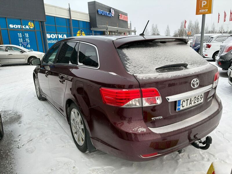 Toyota Avensis vaihtoauto