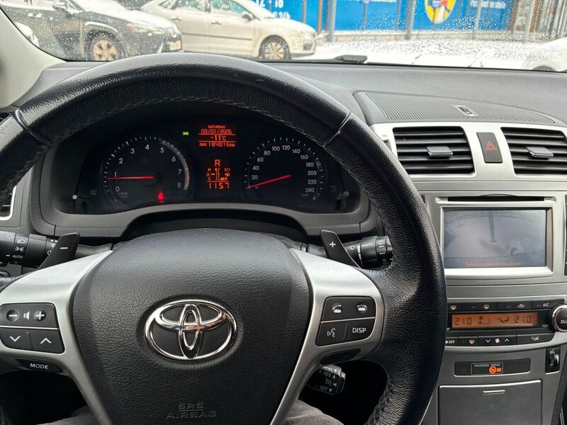 Toyota Avensis vaihtoauto