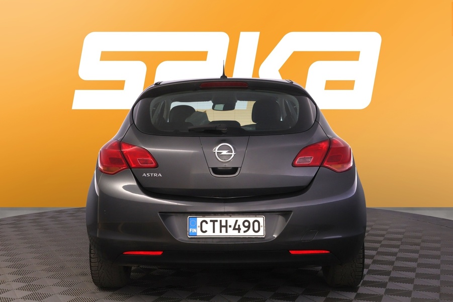 Opel Astra vaihtoauto
