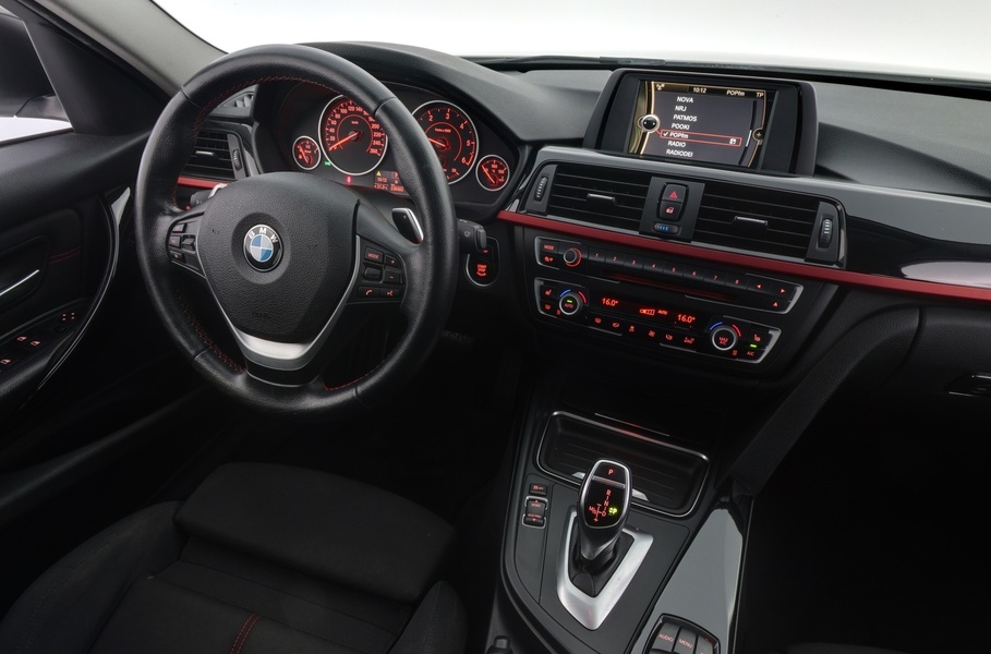BMW 320 vaihtoauto