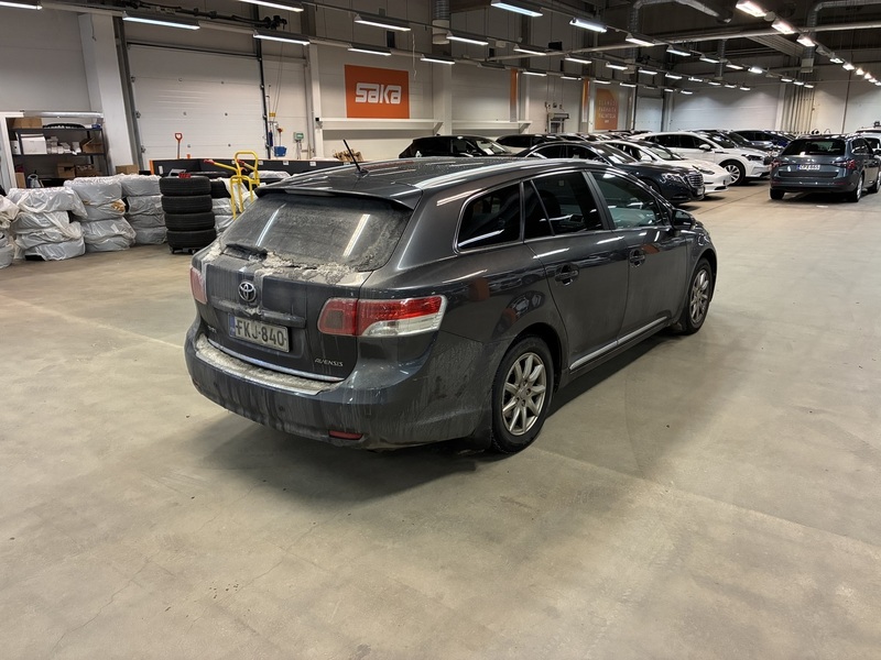 Toyota Avensis vaihtoauto