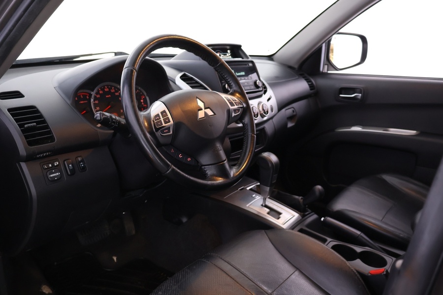 Mitsubishi L200 vaihtoauto