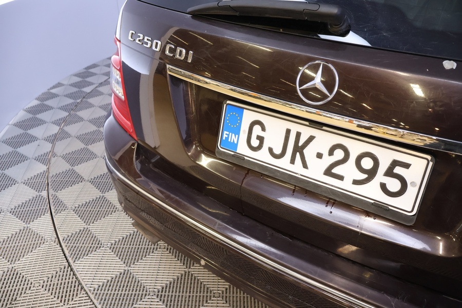 Mercedes-Benz C vaihtoauto