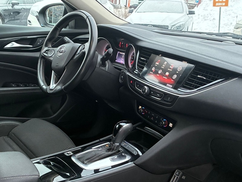 Opel Insignia vaihtoauto