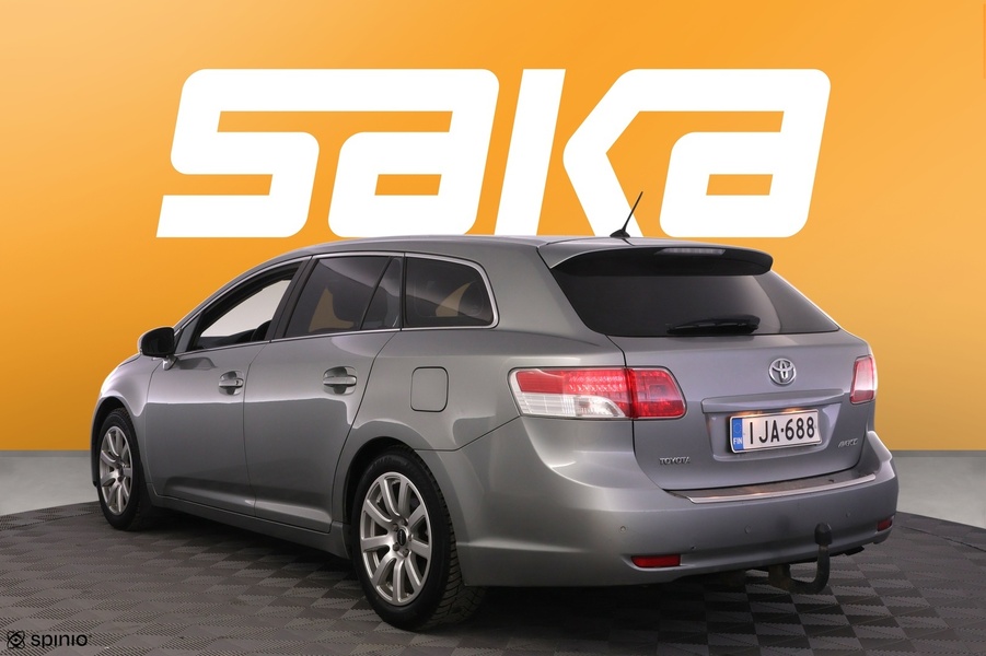 Toyota Avensis vaihtoauto