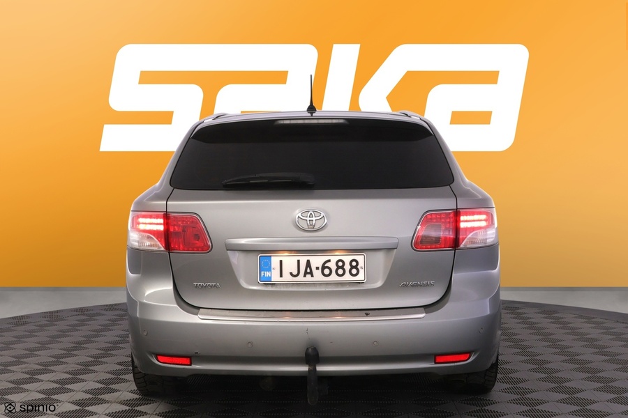 Toyota Avensis vaihtoauto