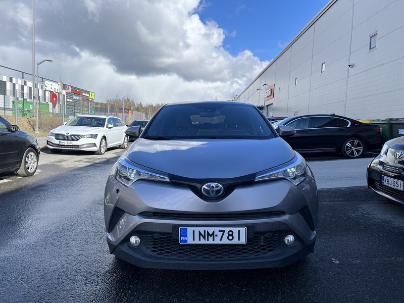 Toyota C-HR vaihtoauto