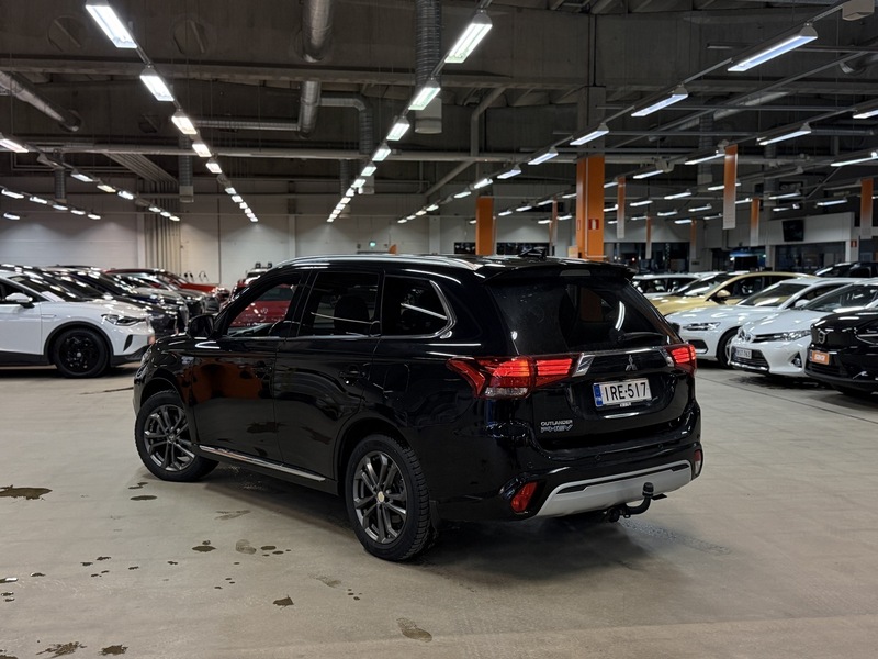 Mitsubishi Outlander PHEV vaihtoauto