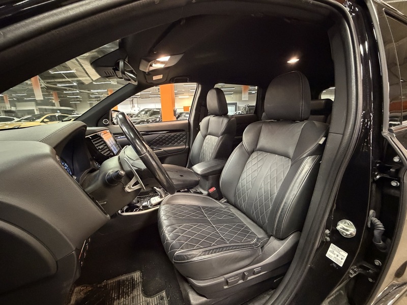 Mitsubishi Outlander PHEV vaihtoauto