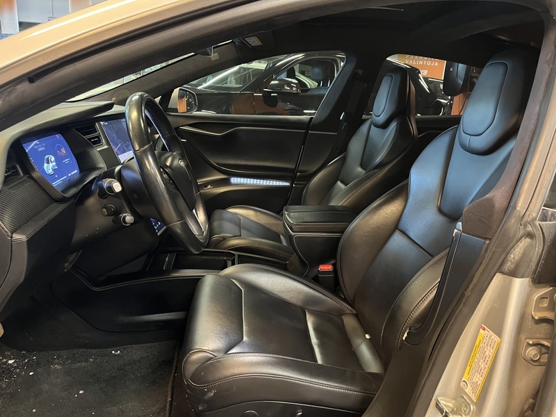 Tesla Model S vaihtoauto