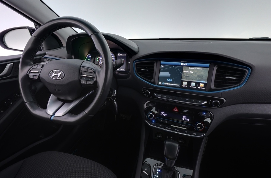 Hyundai IONIQ hybrid vaihtoauto