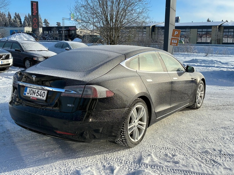 Tesla Model S vaihtoauto