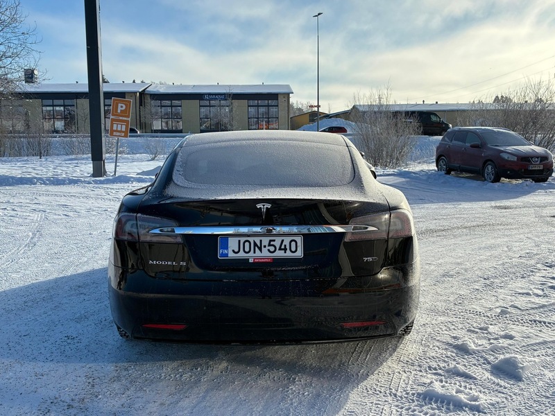Tesla Model S vaihtoauto