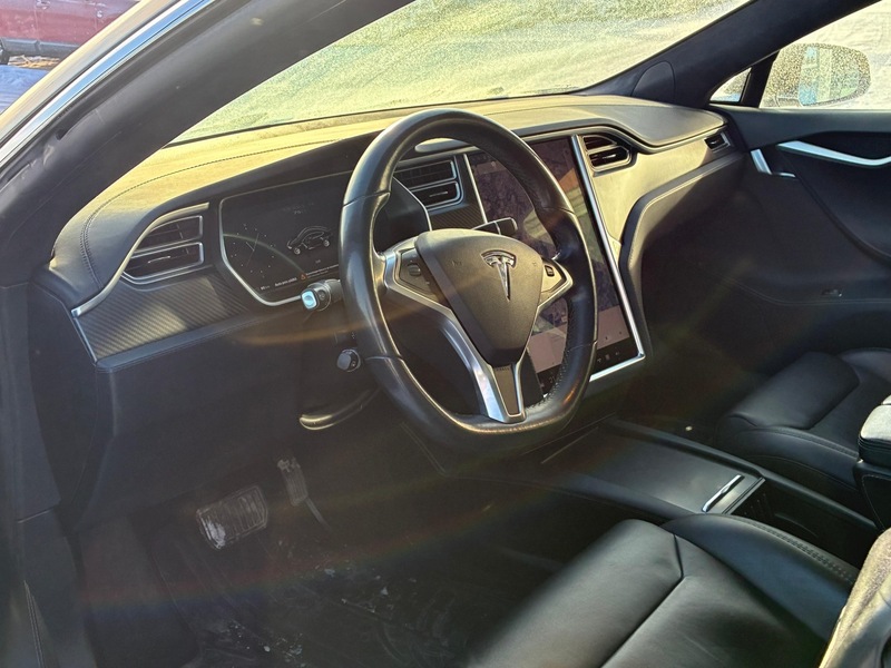 Tesla Model S vaihtoauto