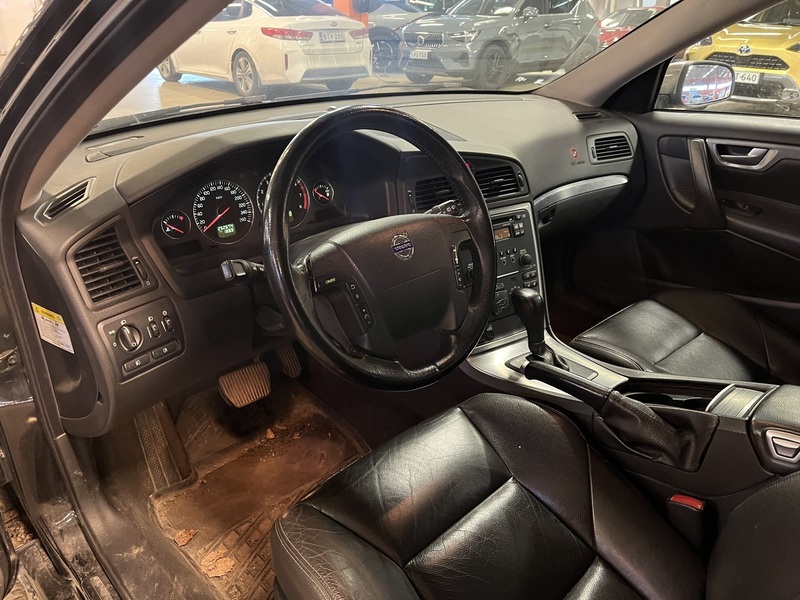 Volvo V70 vaihtoauto