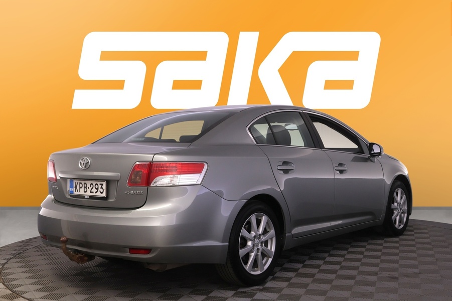 Toyota Avensis vaihtoauto