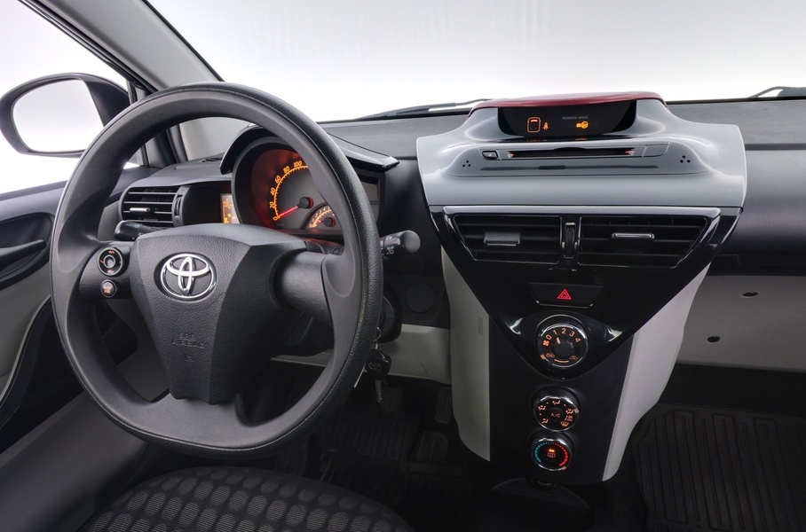 Toyota iQ vaihtoauto