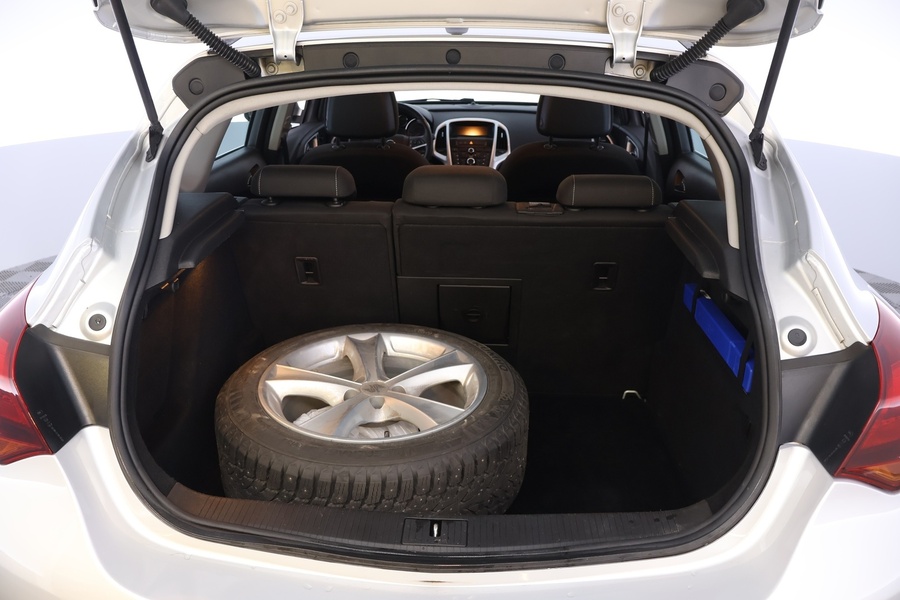Opel Astra vaihtoauto
