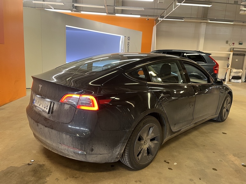 Tesla Model 3 vaihtoauto