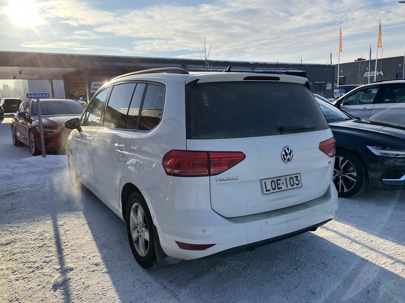 Volkswagen Touran vaihtoauto