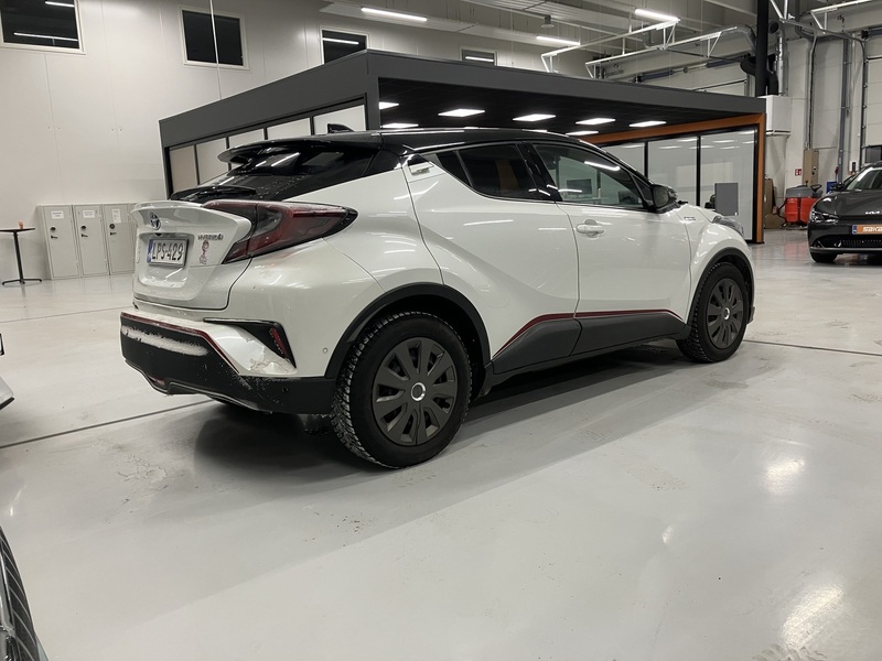 Toyota C-HR vaihtoauto