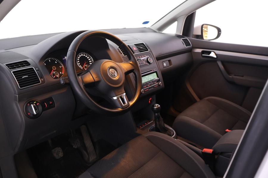 Volkswagen Touran vaihtoauto