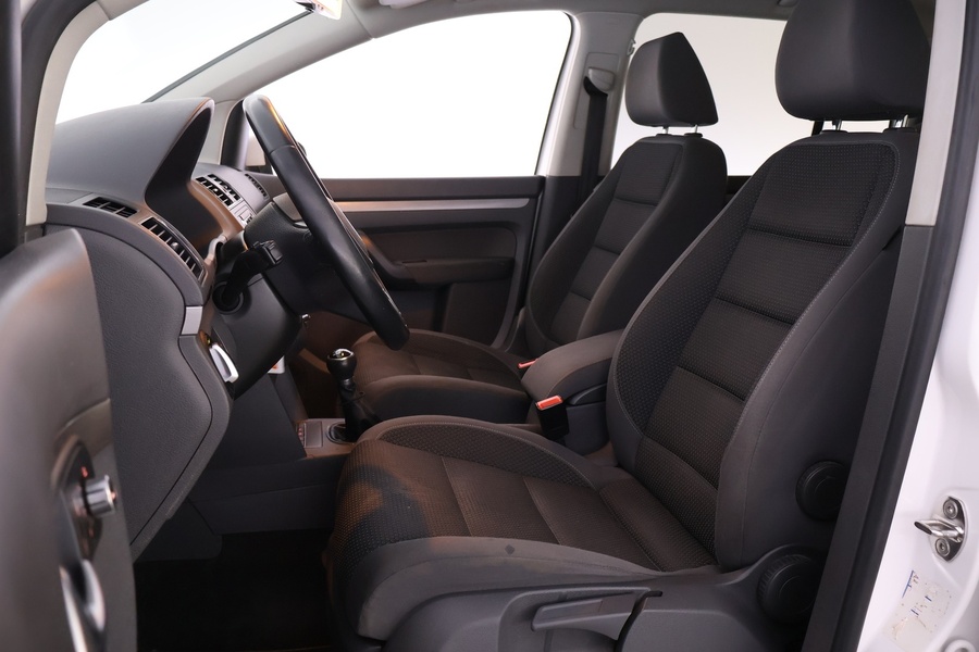 Volkswagen Touran vaihtoauto