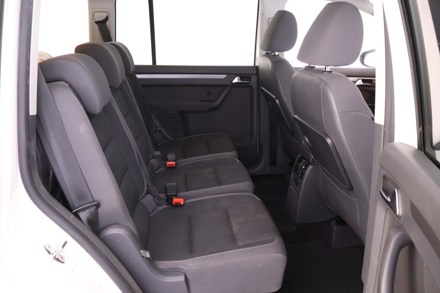 Volkswagen Touran vaihtoauto