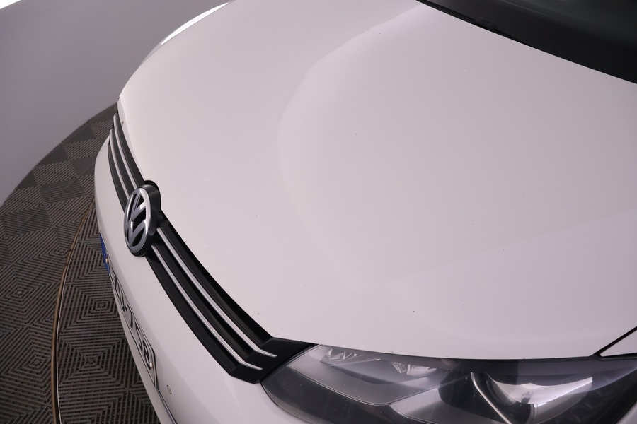 Volkswagen Touran vaihtoauto