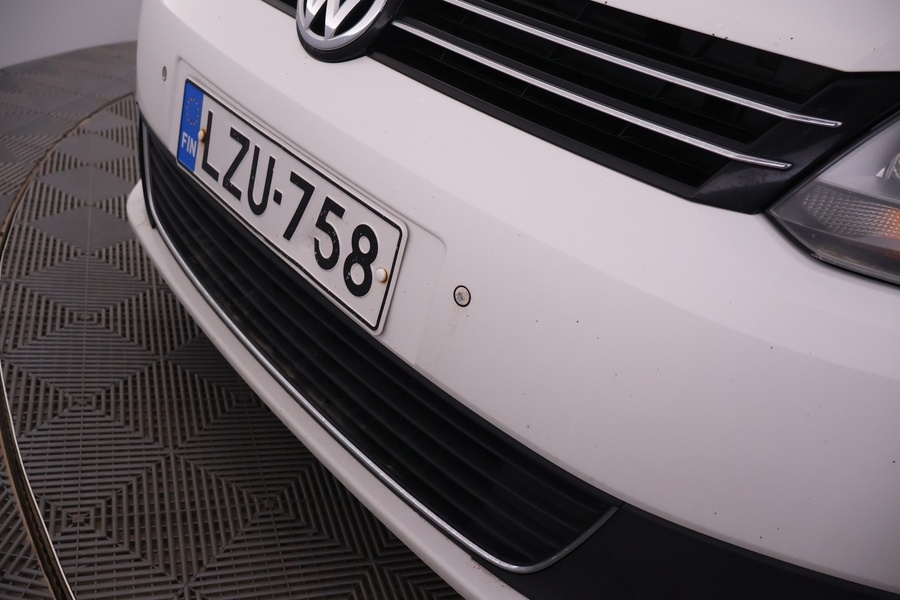 Volkswagen Touran vaihtoauto
