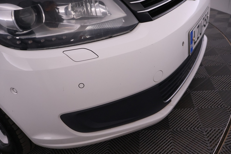 Volkswagen Touran vaihtoauto