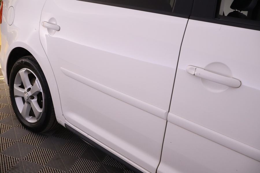 Volkswagen Touran vaihtoauto