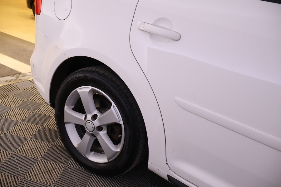 Volkswagen Touran vaihtoauto