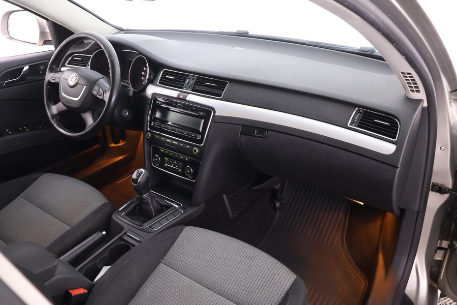 Skoda Superb vaihtoauto