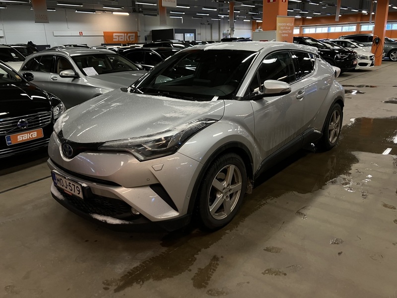 Toyota C-HR vaihtoauto