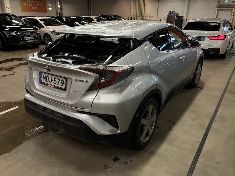 Toyota C-HR vaihtoauto