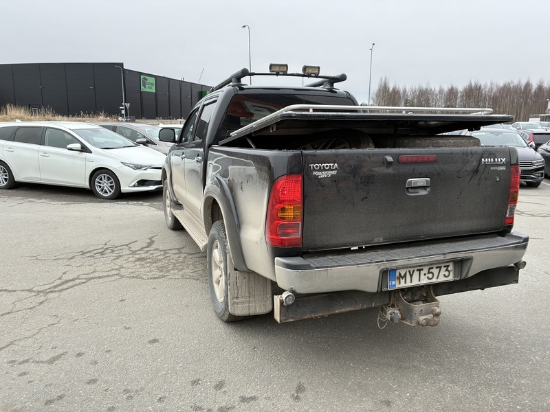Toyota Hilux vaihtoauto