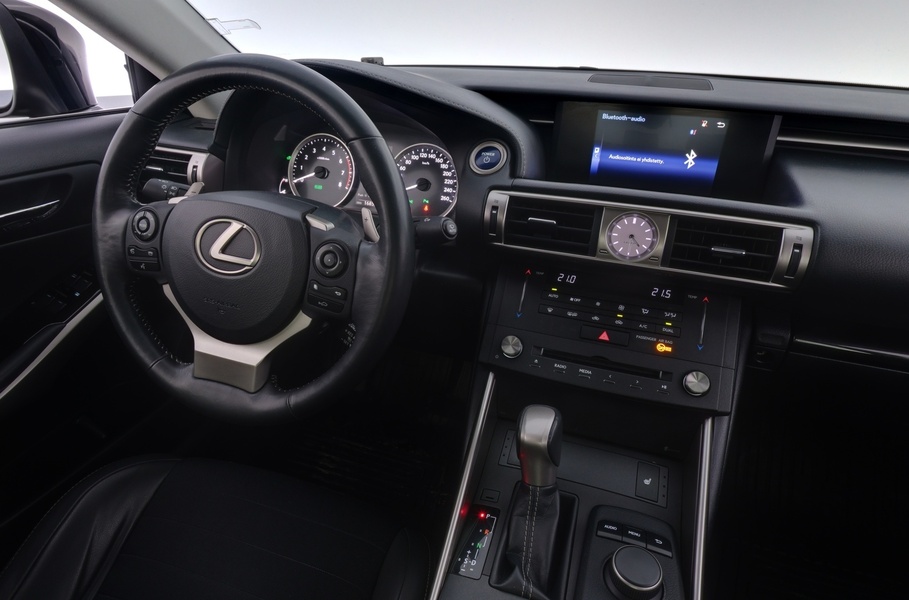 Lexus IS vaihtoauto