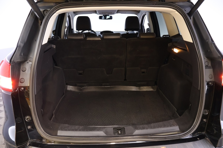 Ford Kuga vaihtoauto