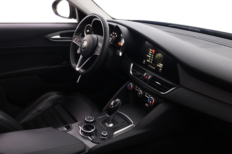 Alfa Romeo Giulia vaihtoauto