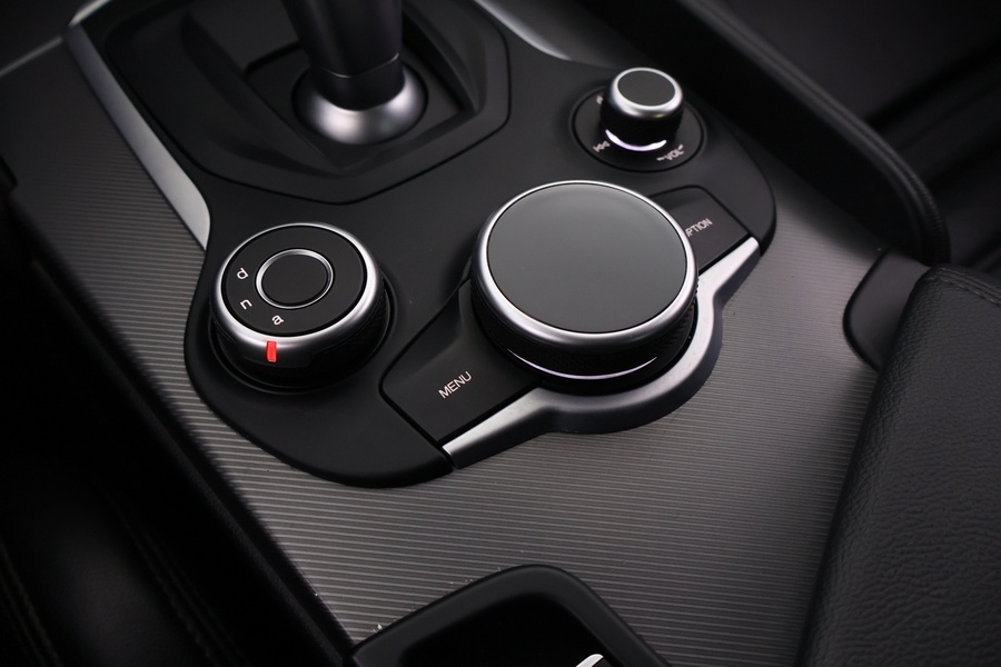 Alfa Romeo Giulia vaihtoauto