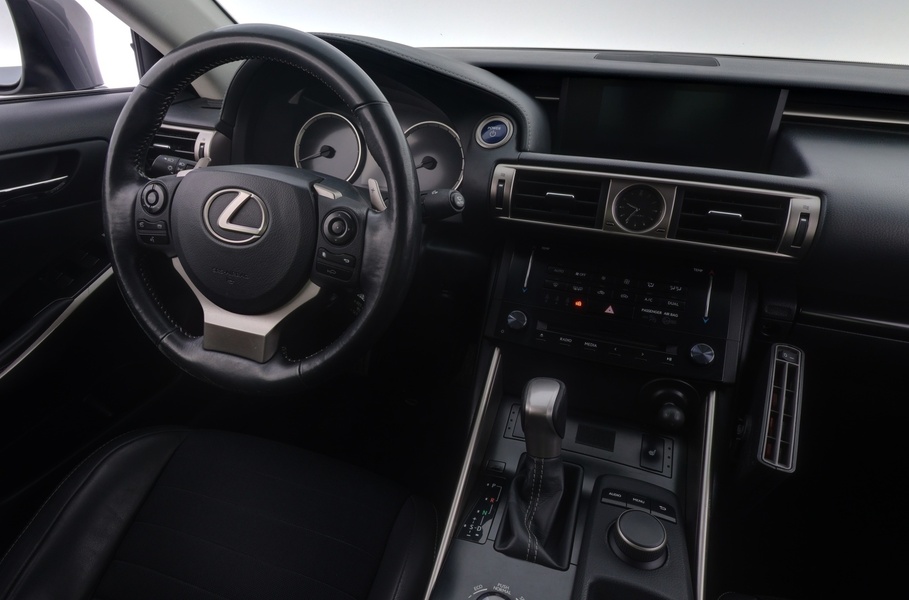 Lexus IS vaihtoauto
