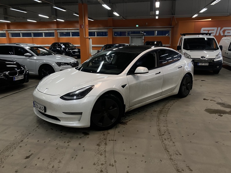 Tesla Model 3 vaihtoauto